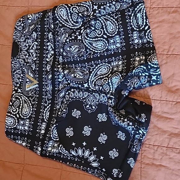 Vull sport midi shorts in black bandana size small - Picture 4 of 6